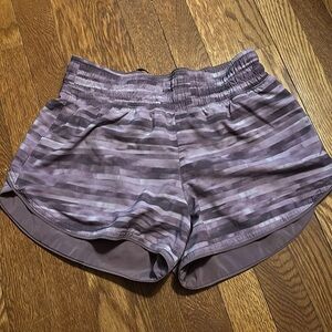 Lululemon Choose A Side 3” inseam short, Size 4, Smoked Mulberry stripe, EUC!